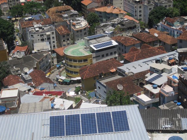 Energia Solar Impulsiona Desenvolvimento nas Favelas do Rio
